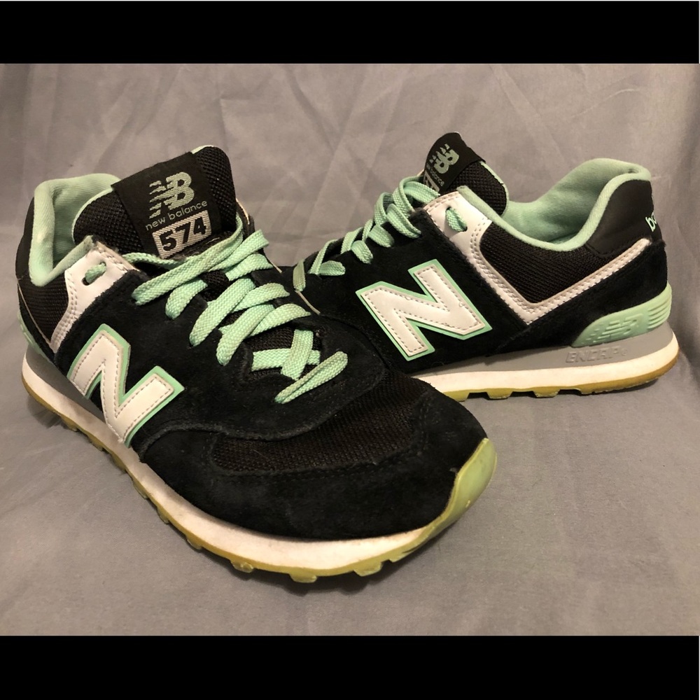 New Balance 574 Women’s 8.5 Black/Mint Green